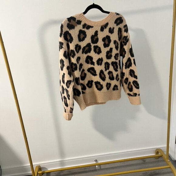Cheetah Sweater - Picture 2 of 2
